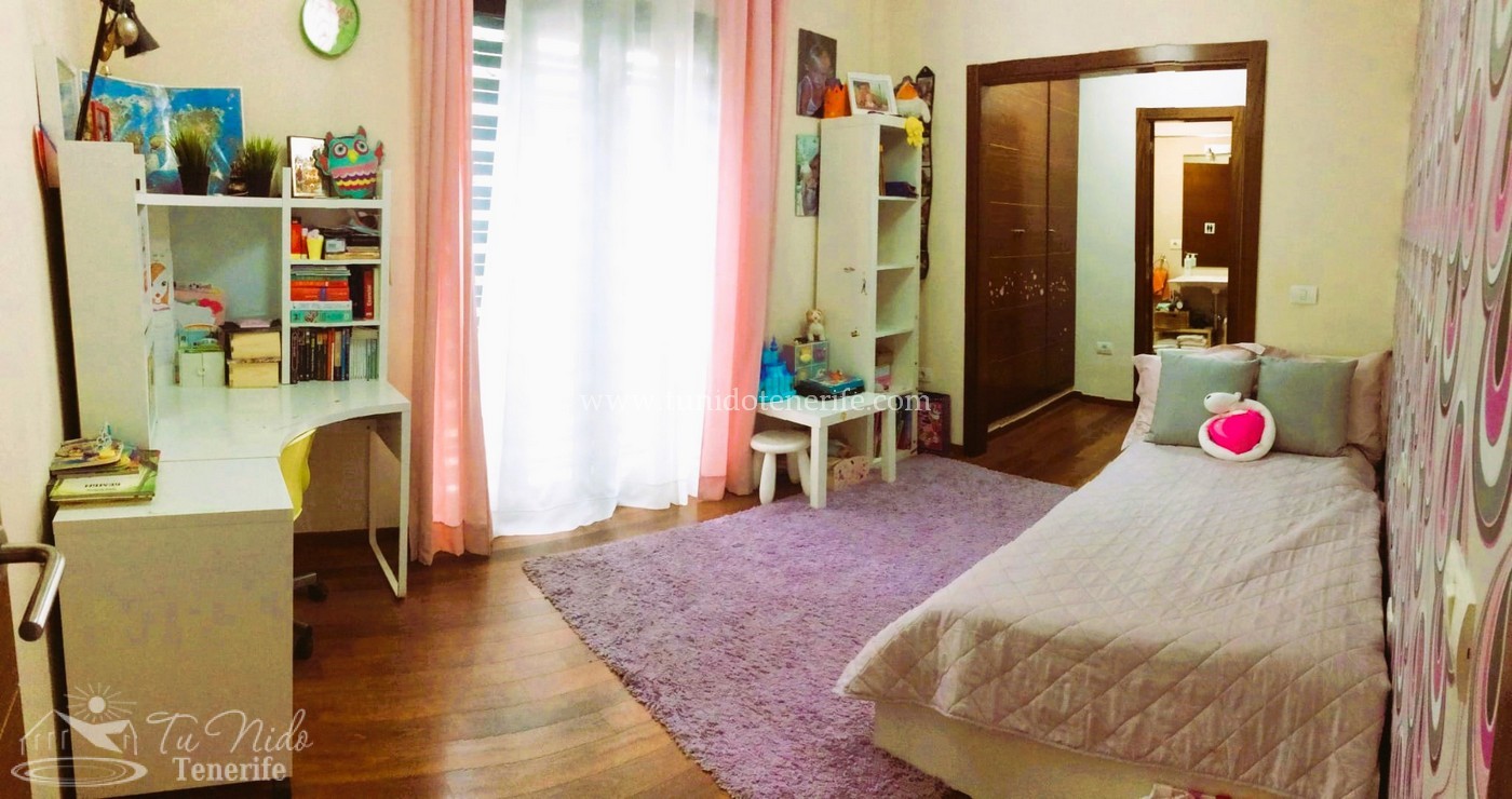 Bungalowi San Eugenio, Tenerife, Espanja 4 makuuhuonetta, 195 m2 No. 59866