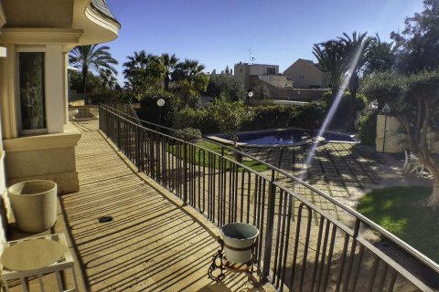 Villa for sale in Alicante, Spain 11 bedrooms, 1147 sq.m. No. 58943 - photo 9