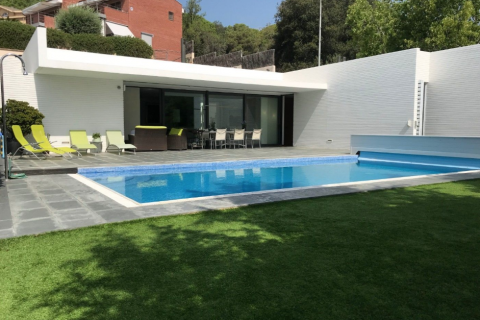Villa for sale in Barcelona, Spain 4 bedrooms, 376 sq.m. No. 58530 - photo 1