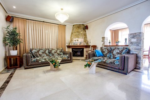 Villa for sale in Cabo Roig, Alicante, Spain 4 bedrooms, 201 sq.m. No. 58669 - photo 7