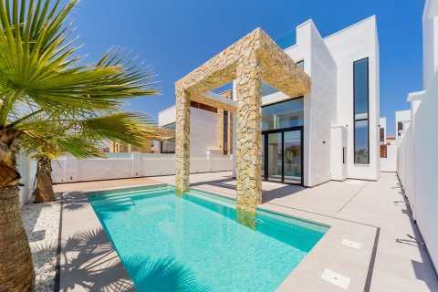 Villa for sale in Torrevieja, Alicante, Spain 4 bedrooms, 200 sq.m. No. 58255 - photo 1