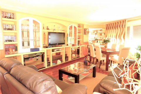 Apartment for sale in Torrevieja, Alicante, Spain 3 bedrooms,  No. 58438 - photo 4