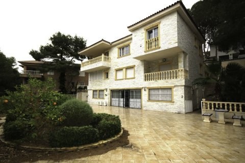 Villa for sale in Campoamor, Alicante, Spain 6 bedrooms, 360 sq.m. No. 58983 - photo 9