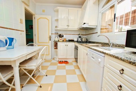 Villa for sale in Torrevieja, Alicante, Spain 4 bedrooms, 130 sq.m. No. 58404 - photo 9