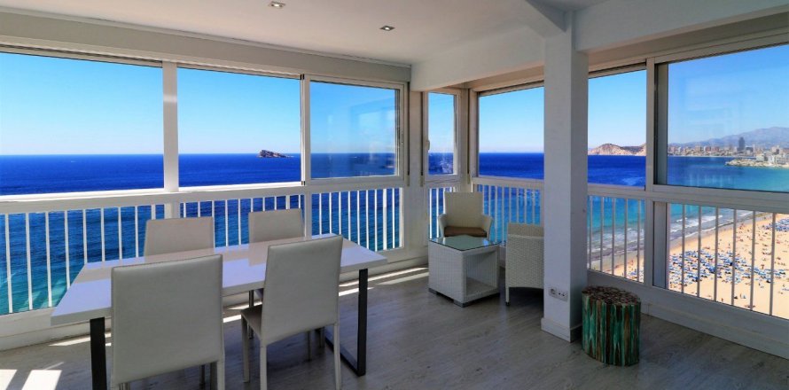 Apartment in Benidorm, Alicante, Spain 2 bedrooms, 71 sq.m. No. 58916