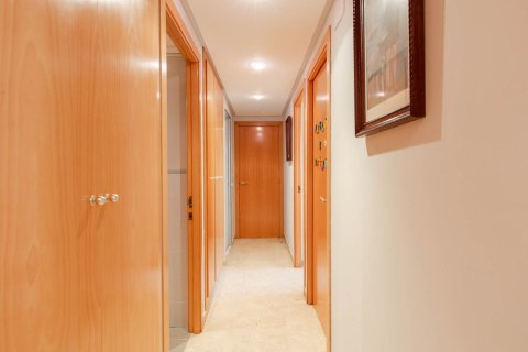 Apartment for sale in Valencia, Spain 3 bedrooms, 121 sq.m. No. 59456 - photo 14