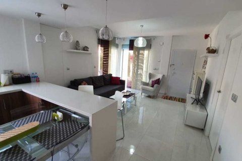 Bungalow for sale in Punta Prima, Alicante, Spain 3 bedrooms, 97 sq.m. No. 58434 - photo 5