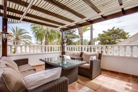Villa for sale in Cabo Roig, Alicante, Spain 4 bedrooms, 201 sq.m. No. 58669 - photo 2
