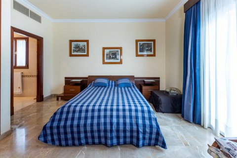 Villa for sale in Llucmajor, Mallorca, Spain 5 bedrooms, 850 sq.m. No. 59549 - photo 22