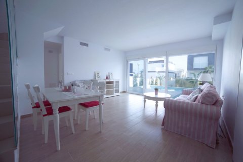 Townhouse for sale in Gran Alacant, Alicante, Spain 4 bedrooms, 108 sq.m. No. 58161 - photo 2