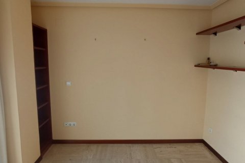 Apartment for sale in Alicante, Spain 3 bedrooms, 130 sq.m. No. 58786 - photo 3