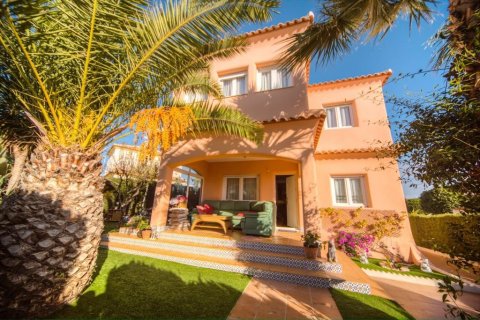 Villa for sale in Torrevieja, Alicante, Spain 3 bedrooms, 120 sq.m. No. 58747 - photo 2