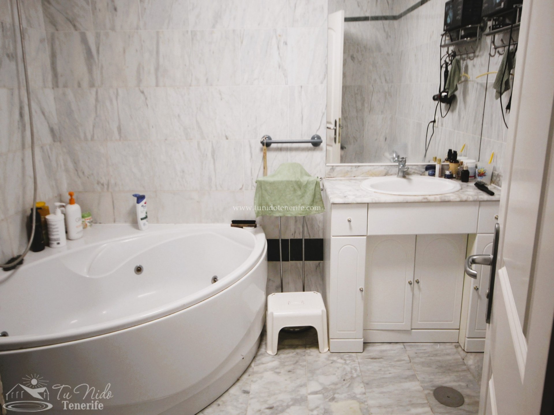 Apartment in Los Cristianos, Tenerife, Spain 2 bedrooms, 75 sq.m. No. 60190