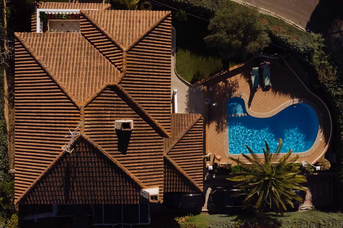 How is it profitable to buy an elite villa in Spain?