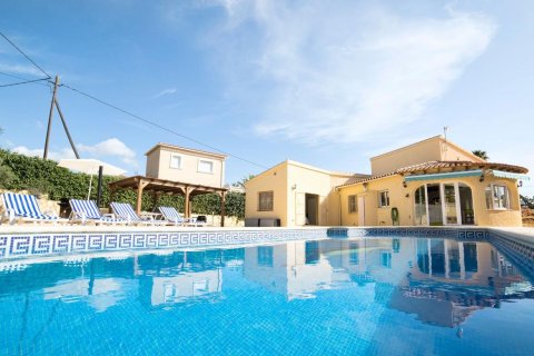 Villa for sale in Calpe, Alicante, Spain 3 bedrooms, 165 sq.m. No. 60457 - photo 1