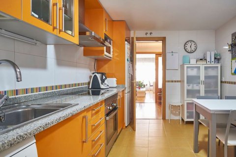 Apartment for sale in Madrid, Spain 3 bedrooms, 110 sq.m. No. 60163 - photo 8
