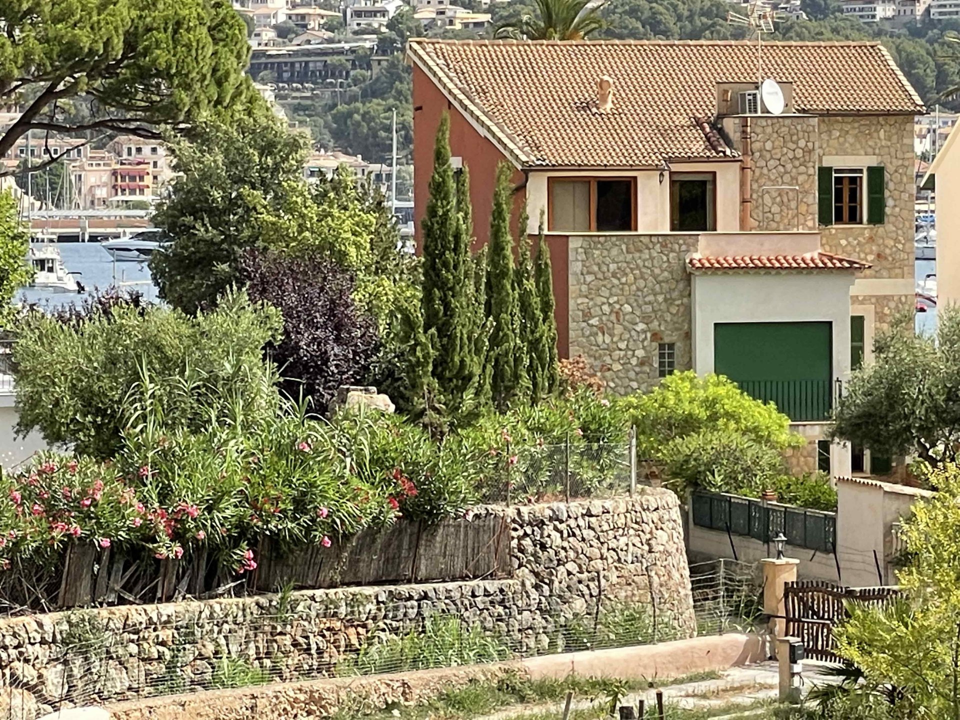 Huvila Port De Soller, Mallorca, Espanja 7 makuuhuonetta, 400 m2 No. 33028