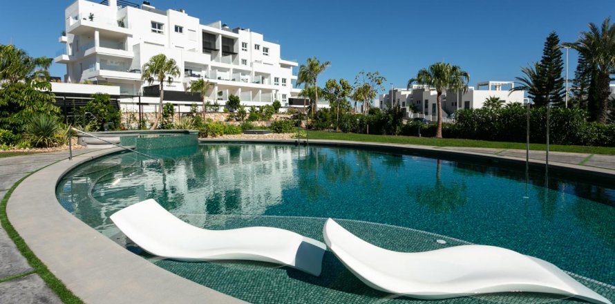 Penthouse in Punta Prima, Alicante, Spain 3 bedrooms, 98 sq.m. No. 37905