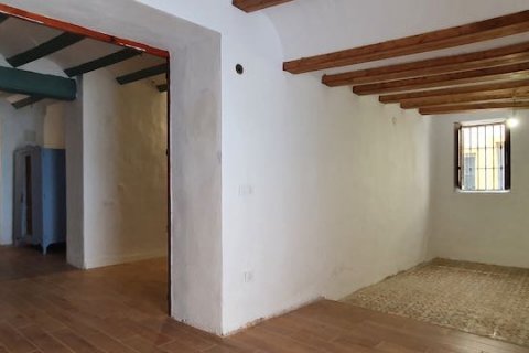 House for sale in La Pobla de Vallbona, Valencia, Spain 3 bedrooms, 250 sq.m. No. 60700 - photo 23