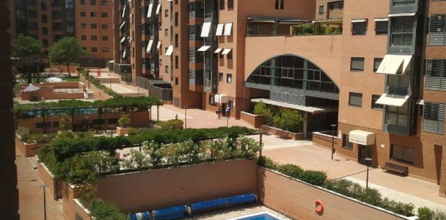 Apartment in Madrid, Spain 3 bedrooms, 120 sq.m. No. 60160