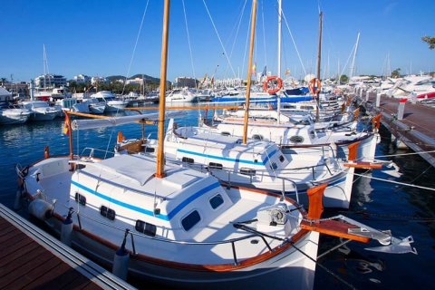 House by the sea: how much does housing cost near marinas in Spain?