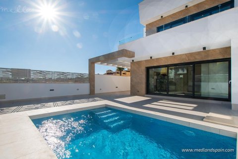 Villa for sale in San Miguel de Salinas, Alicante, Spain 3 bedrooms, 155 sq.m. No. 9462 - photo 2