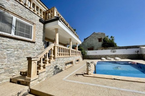 Villa for sale in L'Eliana, Valencia, Spain 6 bedrooms, 352 sq.m. No. 60330 - photo 7