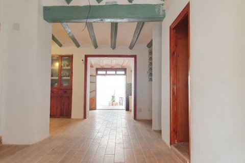 House for sale in La Pobla de Vallbona, Valencia, Spain 3 bedrooms, 250 sq.m. No. 60700 - photo 8