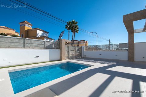 Villa for sale in San Miguel de Salinas, Alicante, Spain 3 bedrooms, 155 sq.m. No. 9462 - photo 3