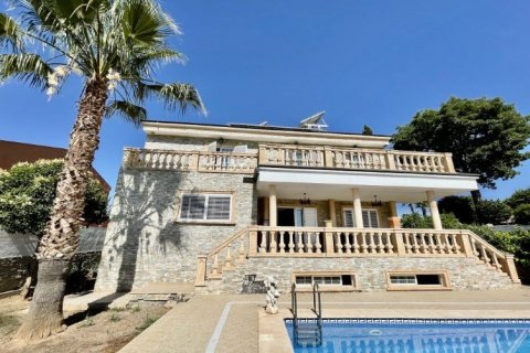 Villa for sale in L'Eliana, Valencia, Spain 6 bedrooms, 352 sq.m. No. 60330 - photo 8