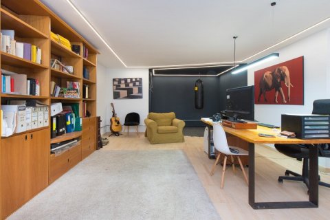 House for sale in Madrid, Spain 4 bedrooms, 365 sq.m. No. 62416 - photo 28