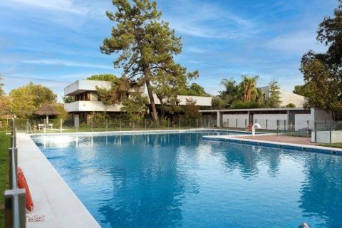 Villa for sale in Castilleja de la Cuesta, Seville, Spain 10 bedrooms, 630 sq.m. No. 62239 - photo 1