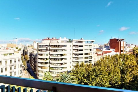Apartment for sale in Valencia, Spain 4 bedrooms, 159 sq.m. No. 62675 - photo 6