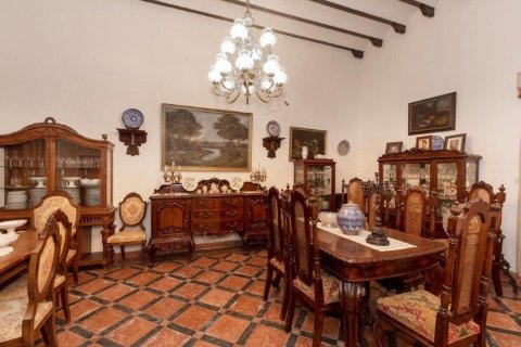 Villa for sale in Umbrete, Seville, Spain 8 bedrooms, 962 sq.m. No. 62292 - photo 26