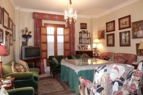Townhouse for sale in Sevilla, Seville, Spain 9 bedrooms, 600 sq.m. No. 3379 - photo 9