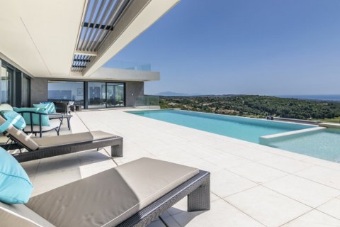 Villa for sale in San Roque, Cadiz, Spain 5 bedrooms, 720 sq.m. No. 62357 - photo 1