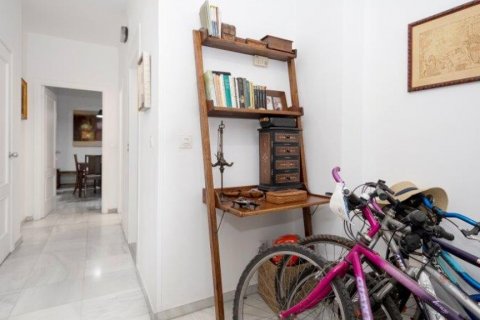 Townhouse for sale in Sevilla, Seville, Spain 4 bedrooms, 196 sq.m. No. 62148 - photo 13