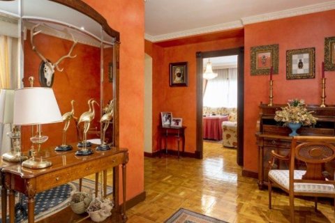 Apartment for sale in Jerez de la Frontera, Cadiz, Spain 4 bedrooms, 371.15 sq.m. No. 61015 - photo 3