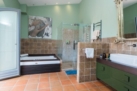 Villa for sale in San Pedro de Alcantara, Malaga, Spain 5 bedrooms, 491 sq.m. No. 62036 - photo 26