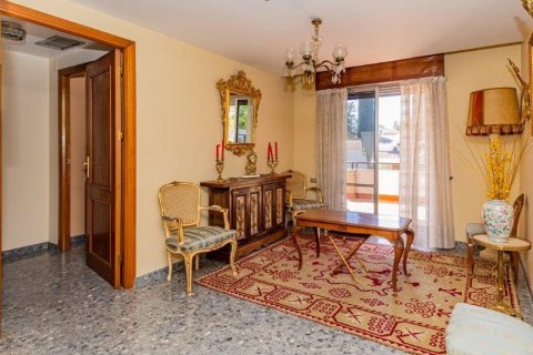 Villa for sale in Castilleja de la Cuesta, Seville, Spain 10 bedrooms, 630 sq.m. No. 62239 - photo 20