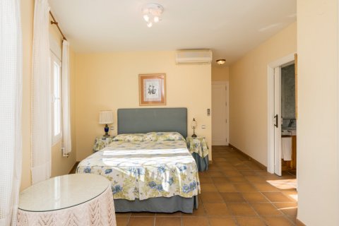 Villa for sale in Torre de Benagalbon, Malaga, Spain 8 bedrooms, 683 sq.m. No. 62296 - photo 29