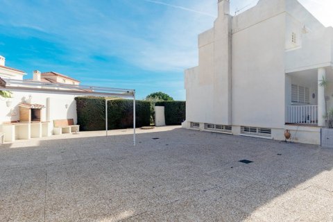 Villa for sale in Benalmadena, Malaga, Spain 3 bedrooms, 250 sq.m. No. 62187 - photo 4