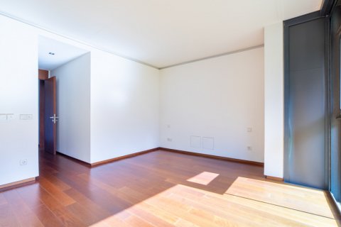 Triplex for sale in Madrid, Spain 4 bedrooms, 468 sq.m. No. 2389 - photo 17