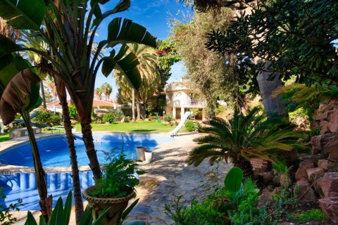 Villa for sale in Torre de Benagalbon, Malaga, Spain 8 bedrooms, 683 sq.m. No. 62296 - photo 9