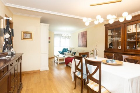 Apartment for sale in Madrid, Spain 4 bedrooms, 160 sq.m. No. 61689 - photo 8