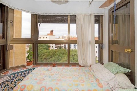 Apartment for sale in Sevilla, Seville, Spain 3 bedrooms, 198 sq.m. No. 61414 - photo 14