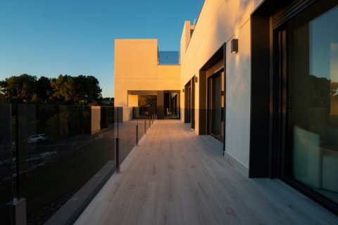 Villa for sale in Benalmadena, Malaga, Spain 4 bedrooms, 556 sq.m. No. 3962 - photo 26