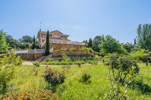 Villa for sale in Las Rozas de Madrid, Madrid, Spain 5 bedrooms, 647 sq.m. No. 62106 - photo 10