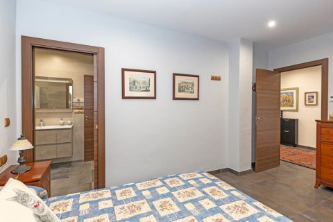 Villa for sale in Alhaurin de la Torre, Malaga, Spain 4 bedrooms, 400 sq.m. No. 3714 - photo 10