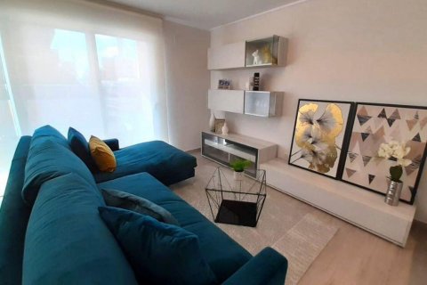 Apartment for sale in Guardamar del Segura, Alicante, Spain 3 bedrooms, 106 sq.m. No. 62818 - photo 8